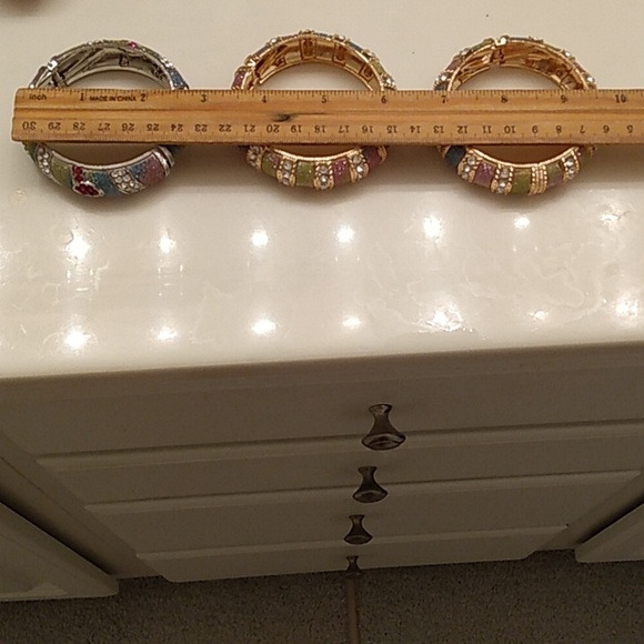 Gorgeous Bangel Bracelet - Picture 5 of 8